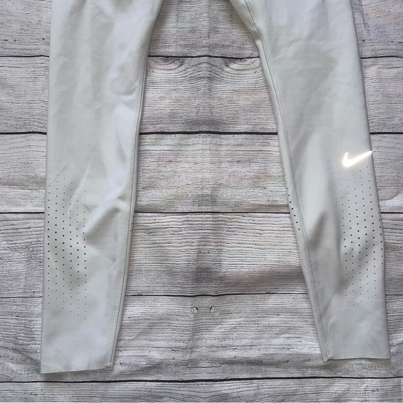 Nike Dri Fit White Leggings - Picture 3 of 7